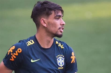 Jogador Lucas Paquetá pelado e se masturbando em vídeo